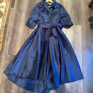 Navy blue Mother of the Bride/Groom dress.